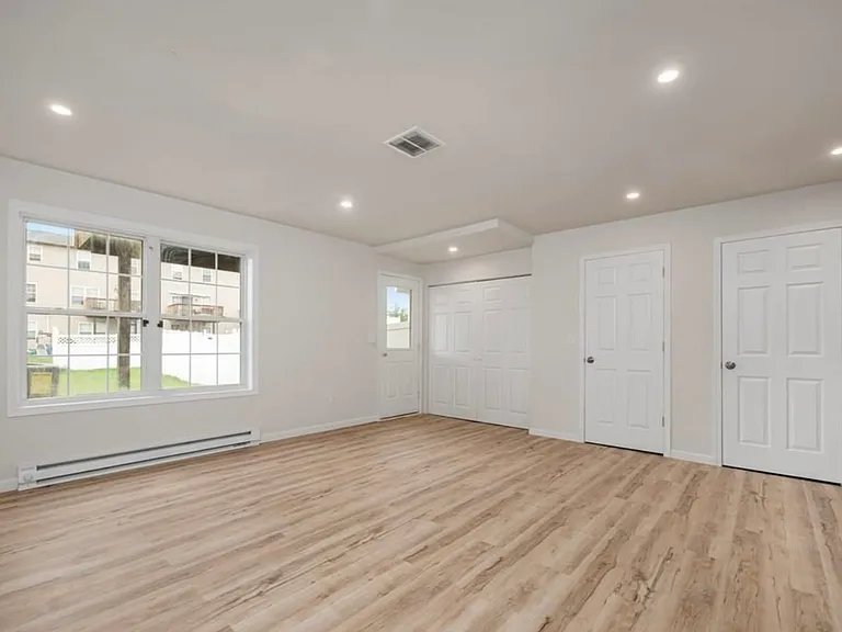 2460 Gillian Ln — Photo 6