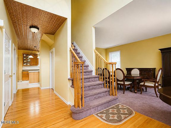 5th image of 26 Summerhill Avenue