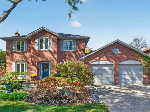 14 Cottonwood Ct, Hamilton, ON L9G 3W1