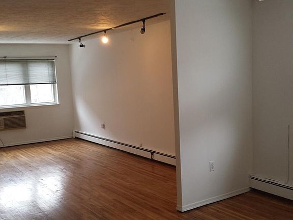 3rd image of 3064 30th St