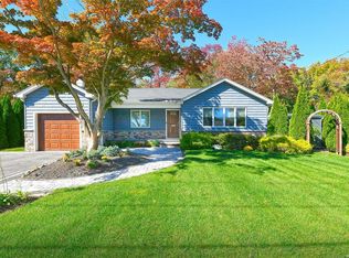 3 Pond Pl, Babylon, NY 11702