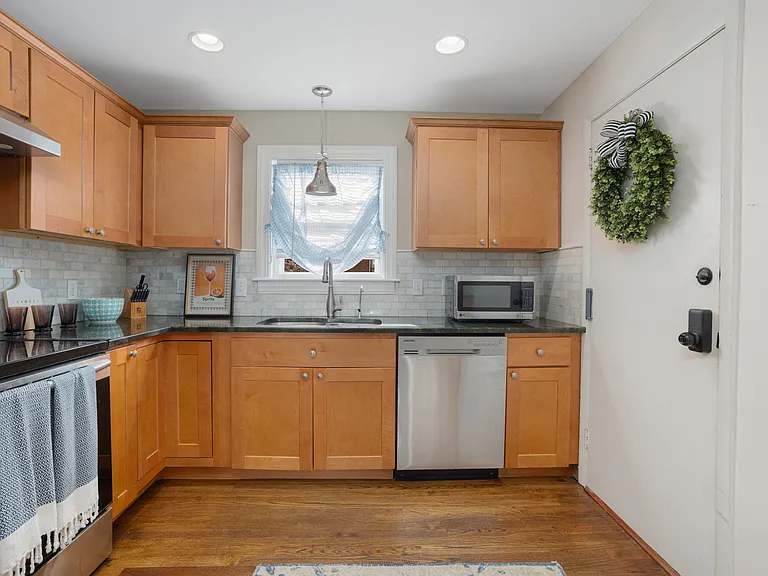 70 Carroll Ave #706 — Photo 8