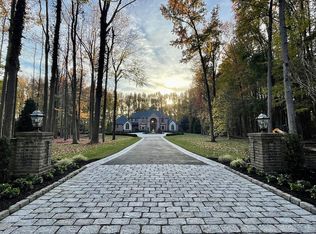 3 Cobblestone Ct, Moorestown, NJ 08057