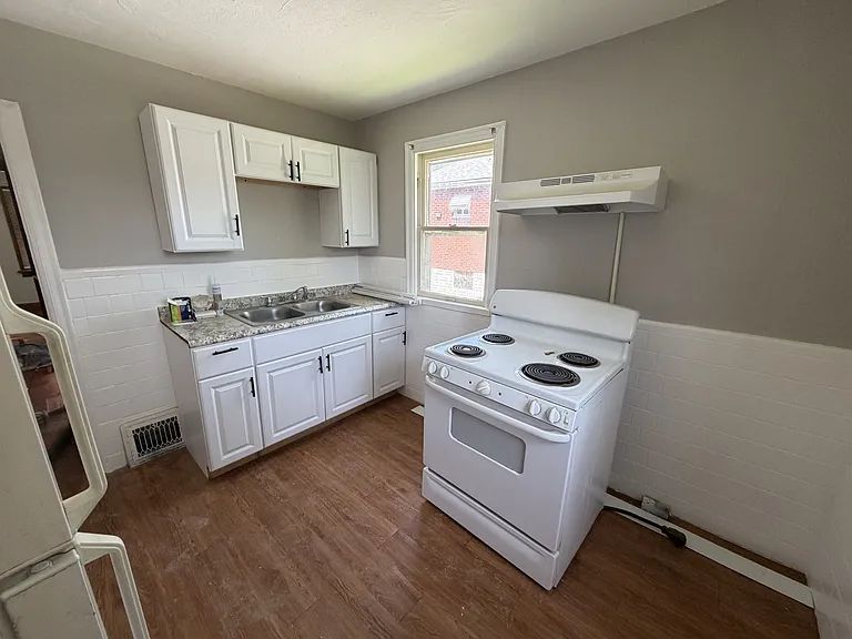 5324 Fletcher St — Photo 8