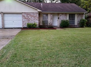 107 Kelly Ln, Baytown, TX 77521