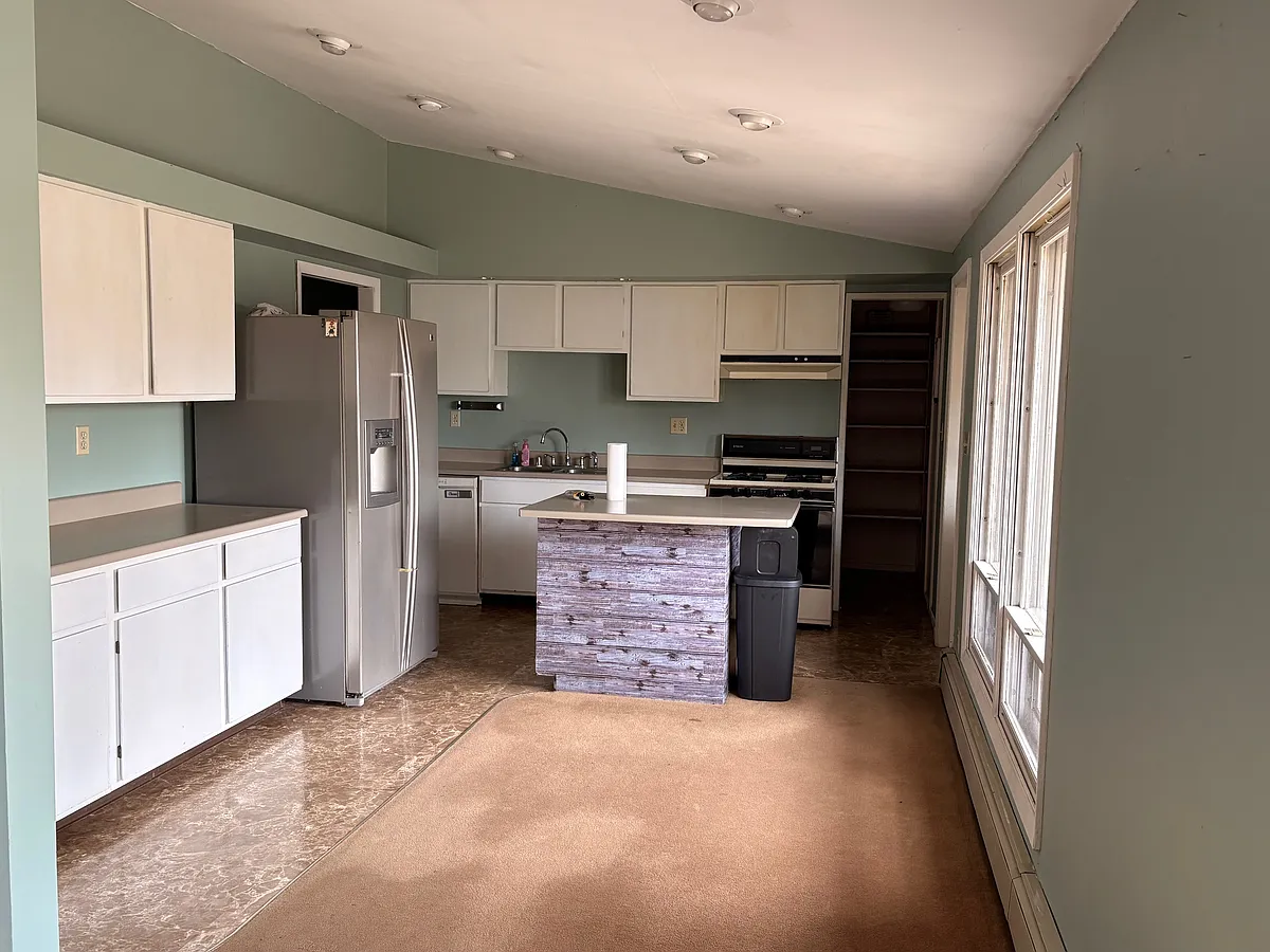 Kitchen - 2616 Southwood Dr