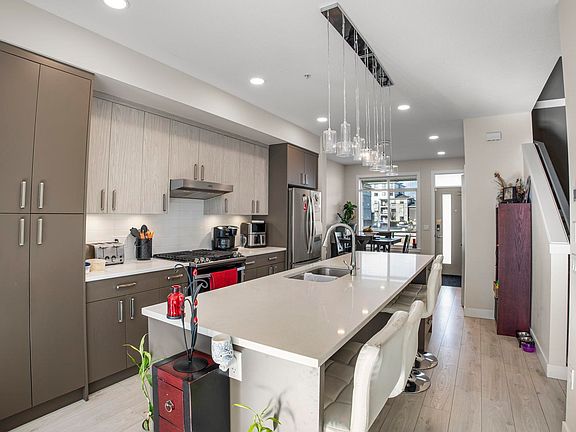 5th image of 46150 Thomas Rd #131