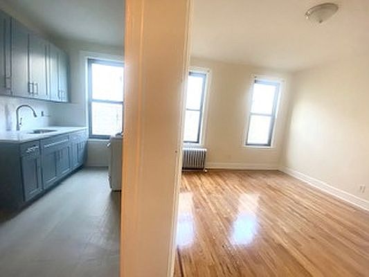 4th image of 30-87 34th St #3R