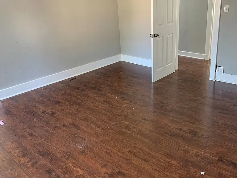 429 Grace St — Photo 8