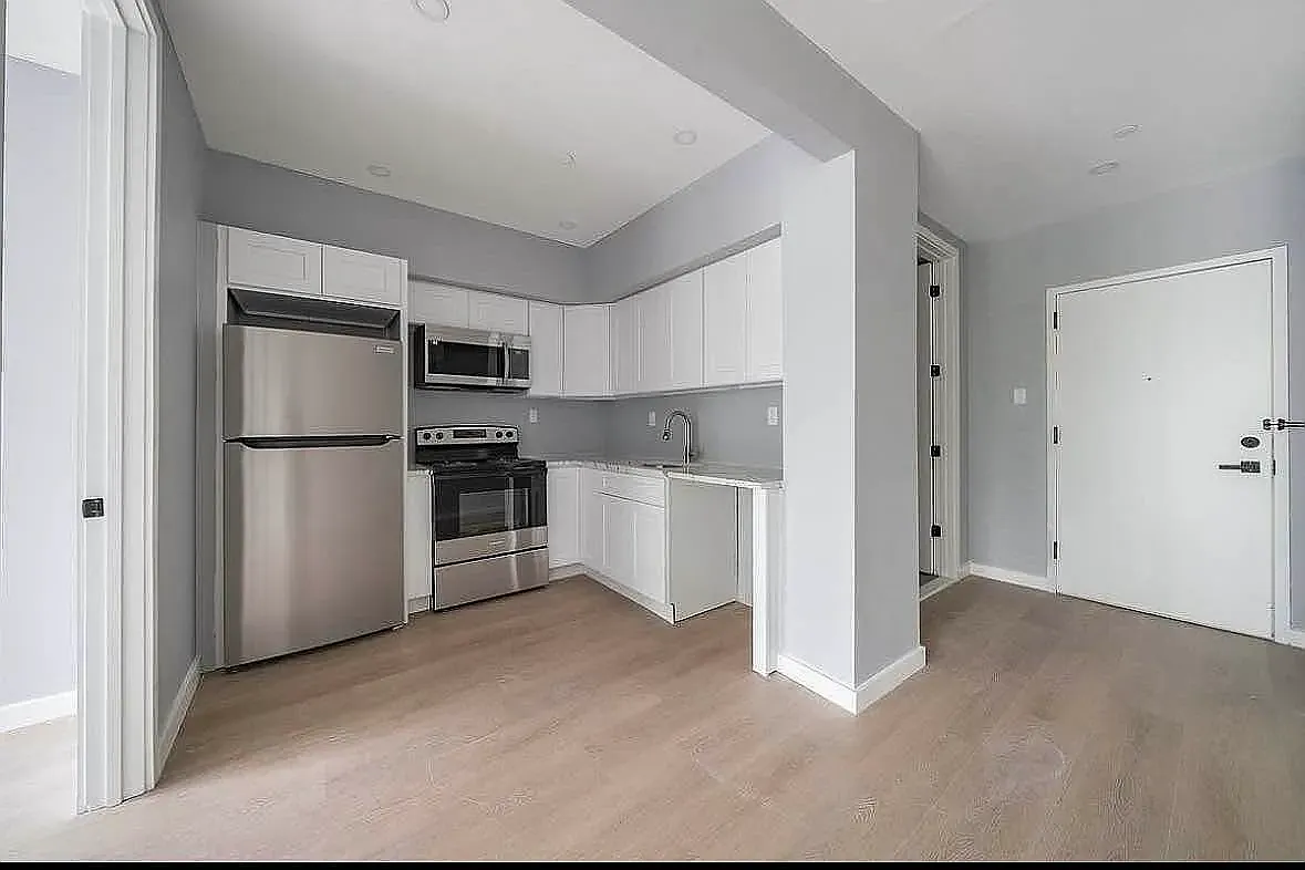 3509 Farragut Rd — Photo 2