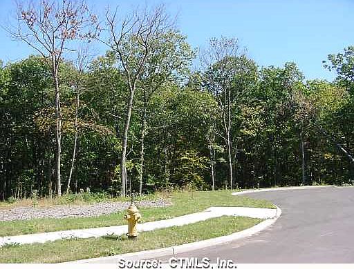 2nd image of 10 Summer Hill Ct