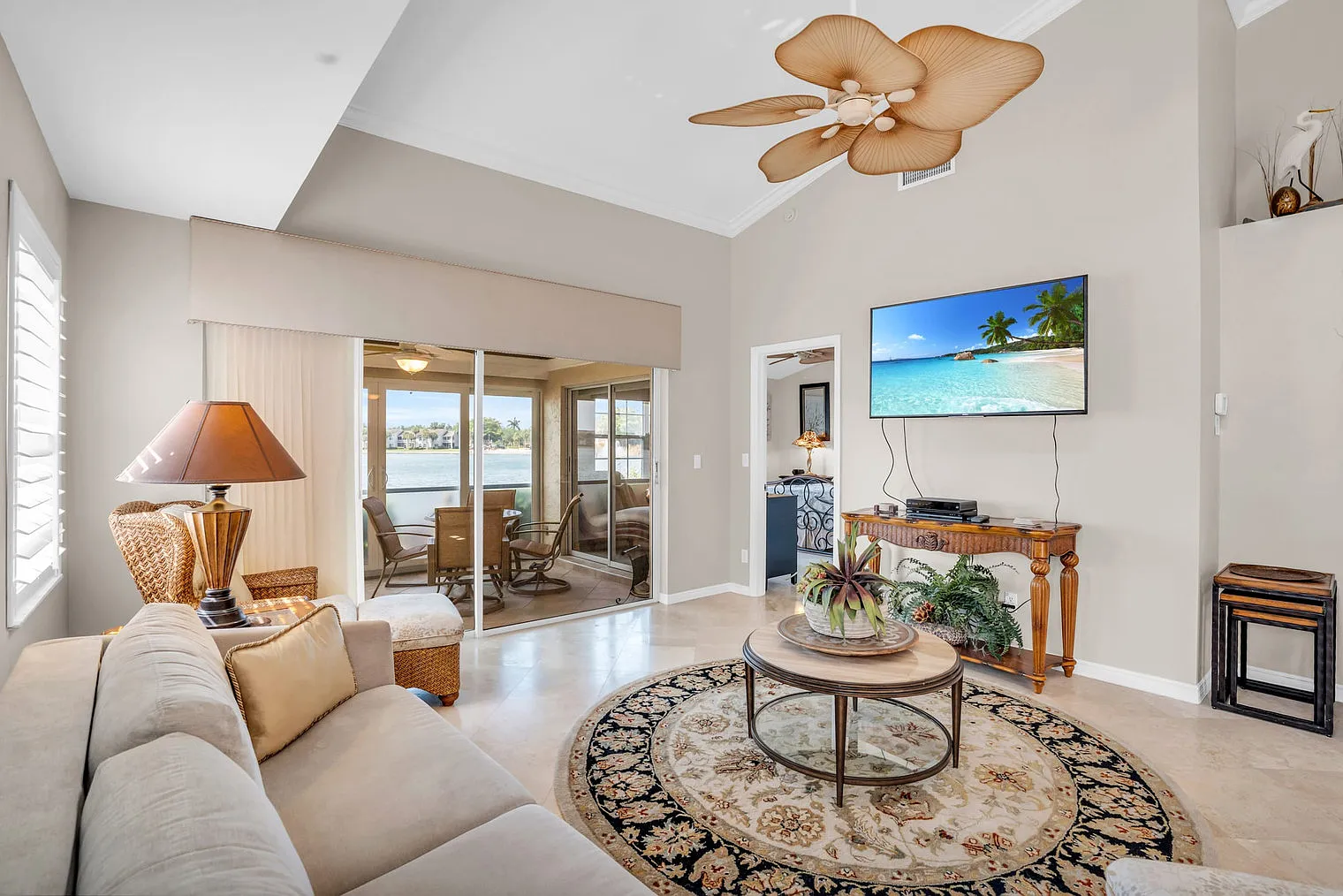 2 bed, 2.0 bath, $4,290 — Photo 2