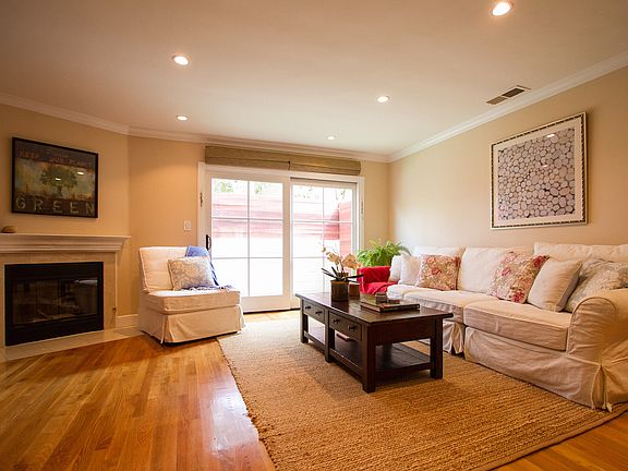 2nd image of 1138 16th St APT 3