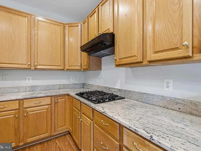 8108 Dove Cottage Ct — Photo 16