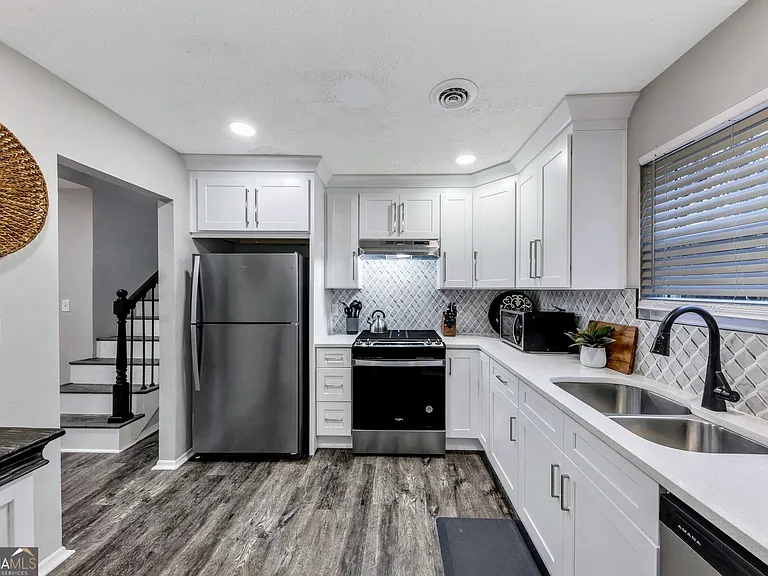 3715 Clearwater Dr — Photo 14