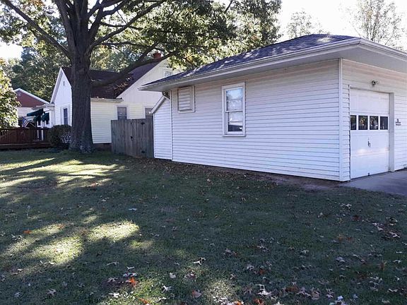 3rd image of 402 S Dexter Ave