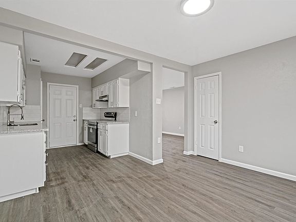 5th image of 614 Cleardale Dr