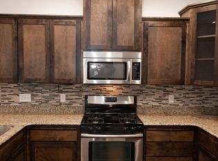 1964 Thomas Rd, Medford, OR 97501