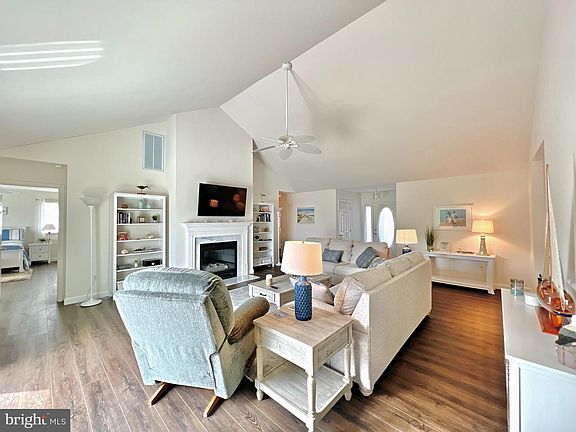 4th image of 38454 Milda Dr
