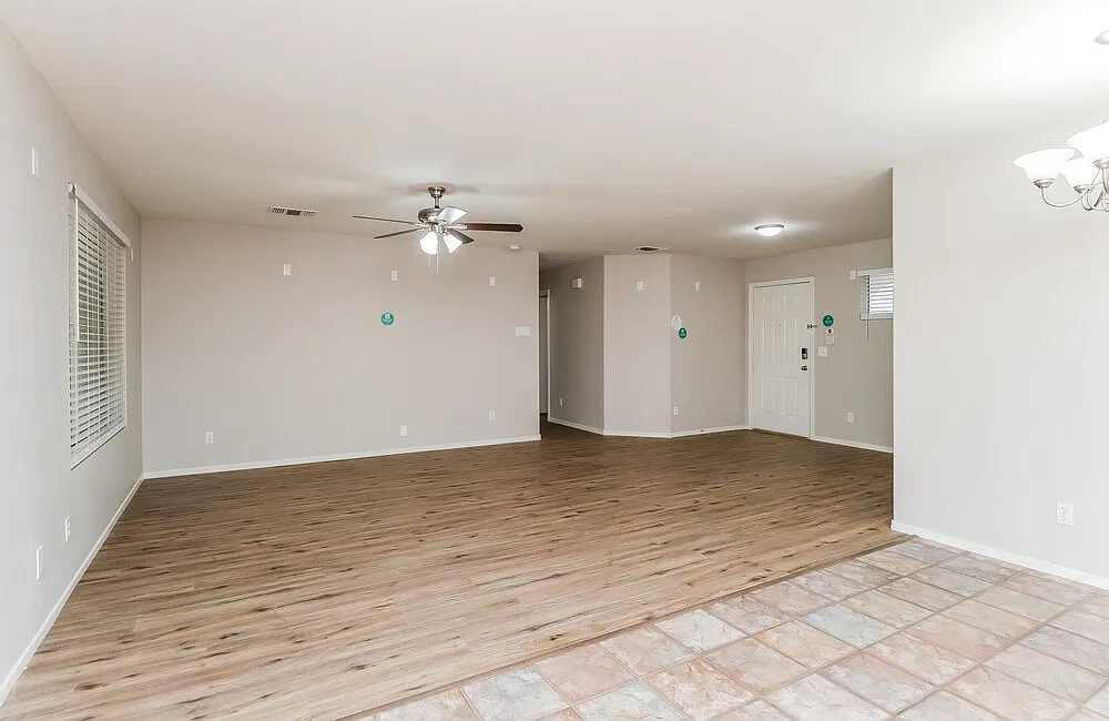 3 bed, 2.0 bath, 1368 sqft, $2,030 — Photo 4