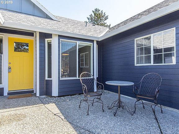4th image of 2248 SE 74th Ave