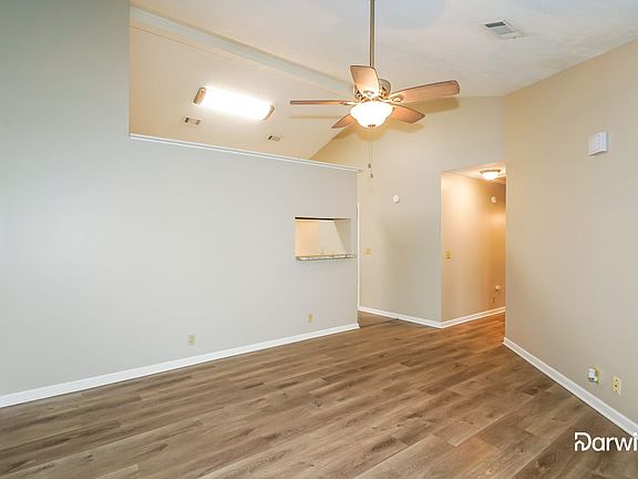 4th image of 605 N Stonegate Dr