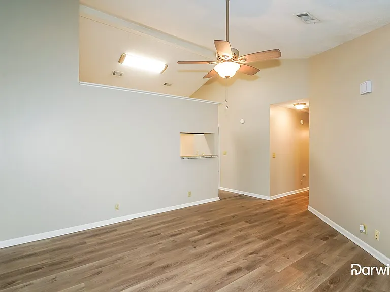 605 N Stonegate Dr — Photo 4