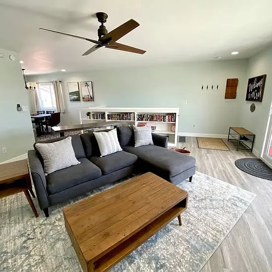 3 bed, 1350 sqft, $3,950 — Photo 4