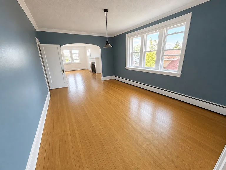 1105 Hammond Ave #4 — Photo 1
