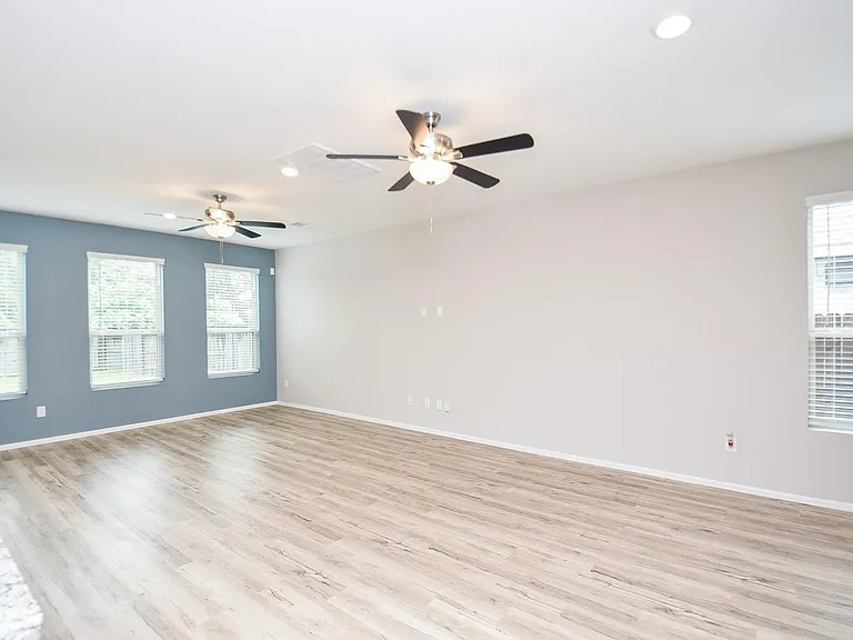 22707 Bolanzo Ln — Photo 10
