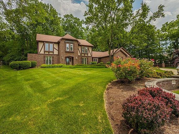 2nd image of 4998 Walther Cir