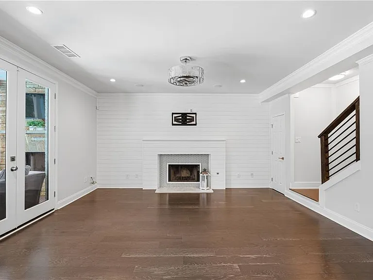 100 Cabots Cove Ct — Photo 18