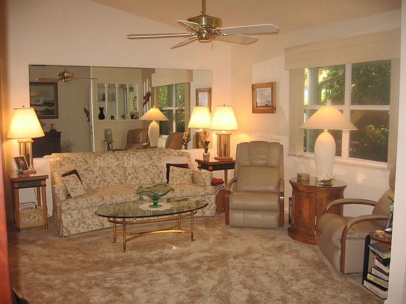 Spacious living room