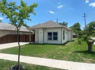 1245 W Devitt St, Fort Worth, TX 76110