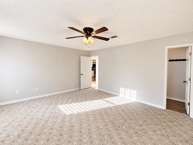 2722 Shalimar Dr — Photo 15