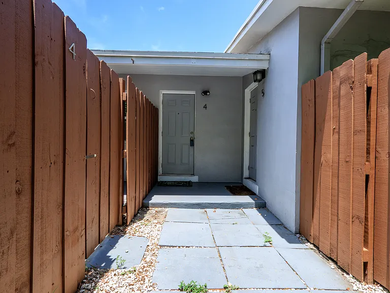 1100 NE 11th Ave #4 — Photo 18
