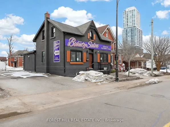 89 Toronto St, Barrie, ON L4N 1V1