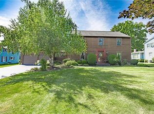5666 Wendy Cir, Lockport, NY