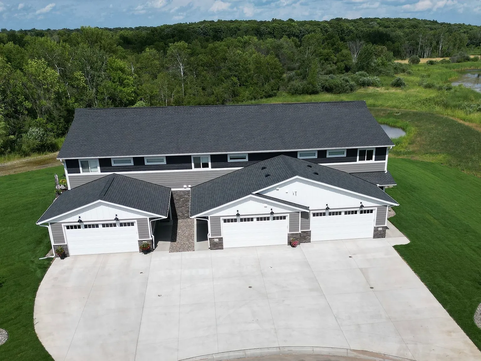 Rivers Bend Cottage Homes — Photo 4