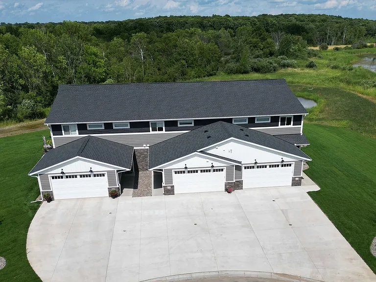 Rivers Bend Cottage Homes — Photo 4