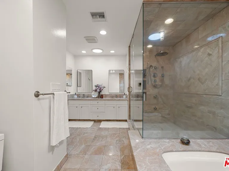 9023 Alto Cedro Dr — Photo 46