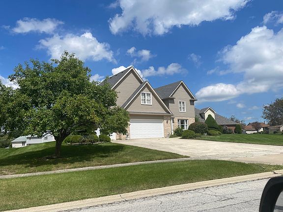 3rd image of 3902 Edgewater Dr