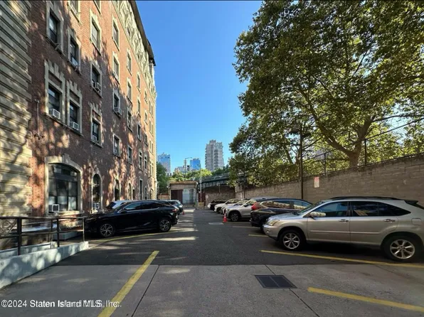 167 Sands Street 217 image 14 of 15