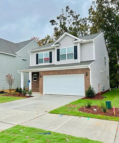 2125 Seneca Dr — Photo 2