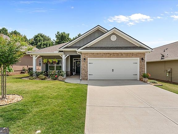 3rd image of 141 Windmill Way