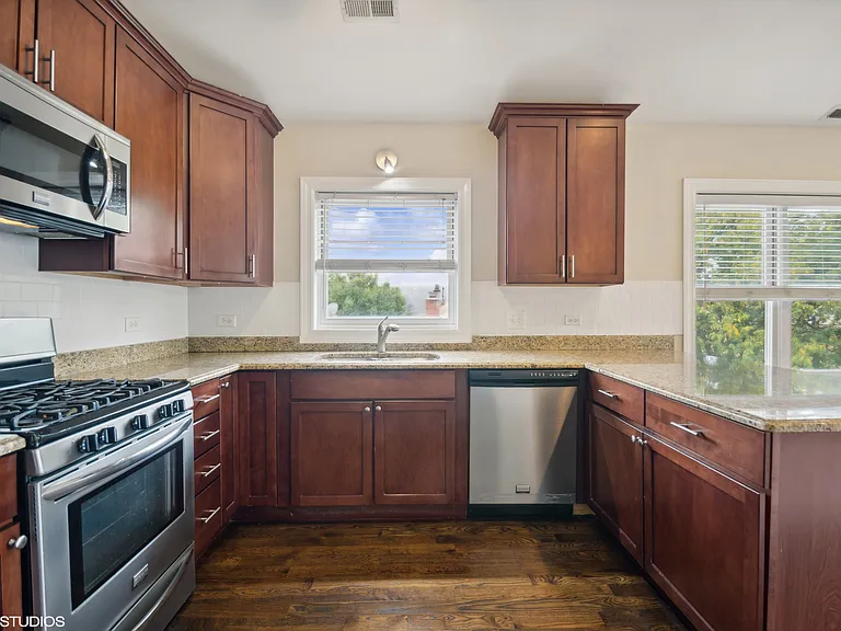3519 W Medill Ave #3 — Photo 3