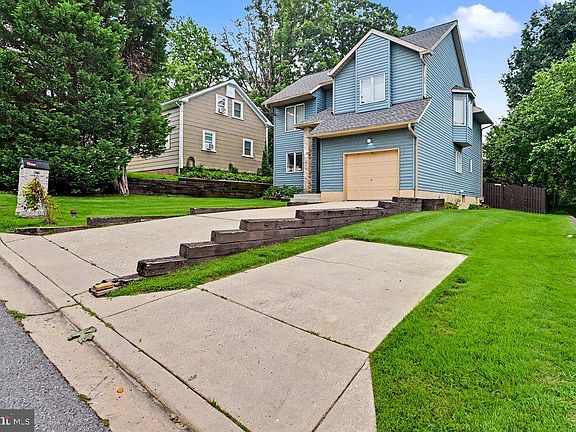 2nd image of 209 6th Ave