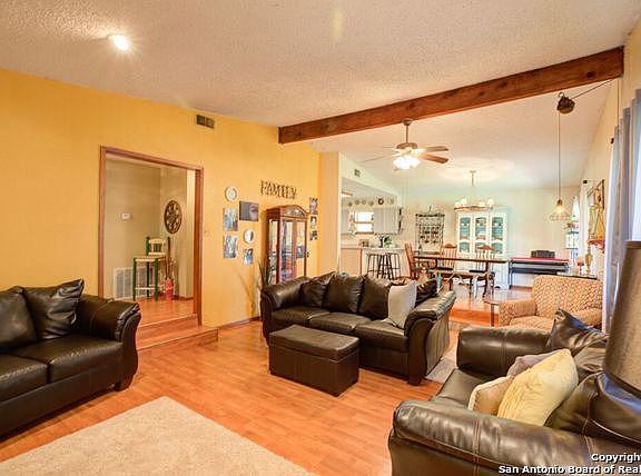 3rd image of 1594 Camellia Ln