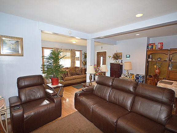 4th image of 9916 199th St