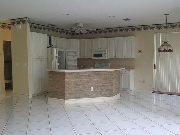 4th image of 1035 NW 155th Ter